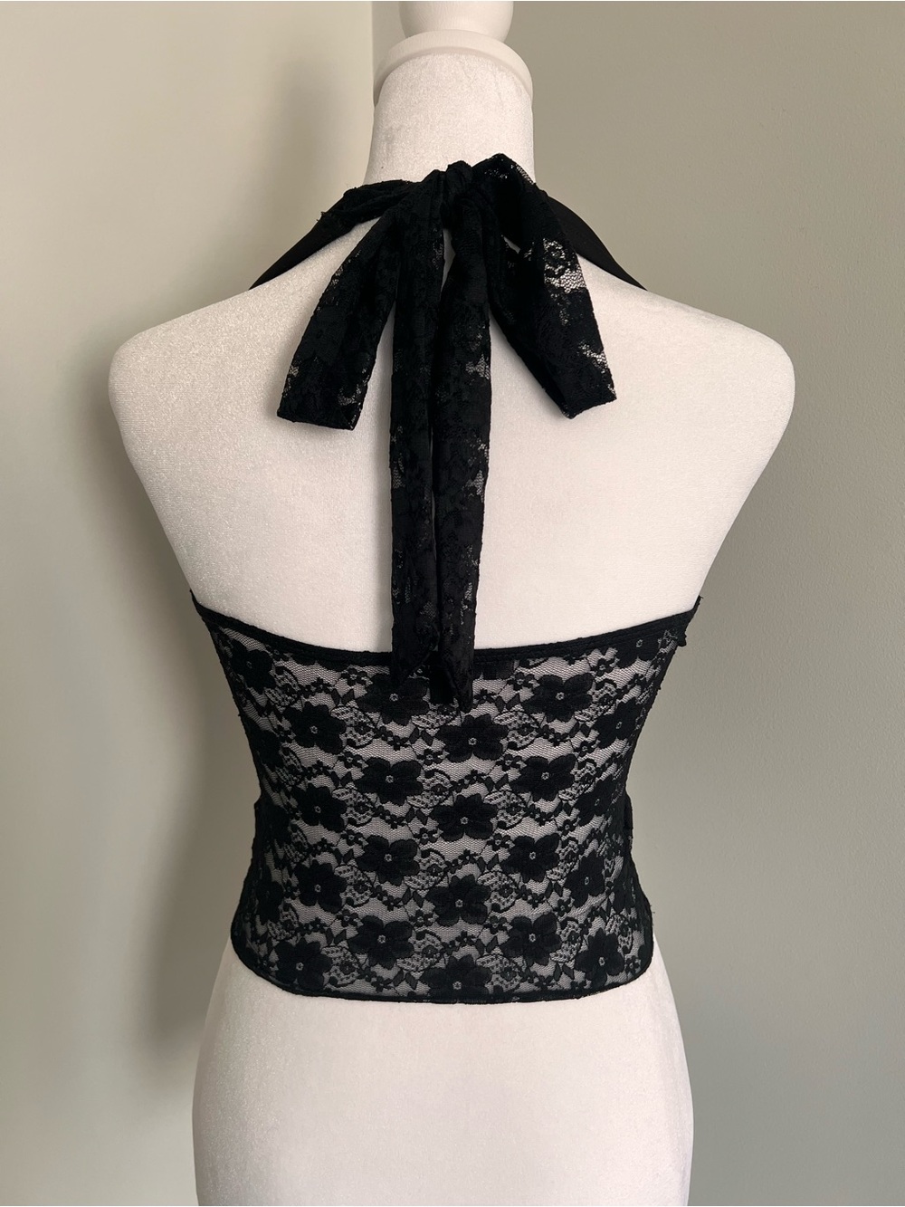 Fashion Nova Black Lace V-Neck Crop Top